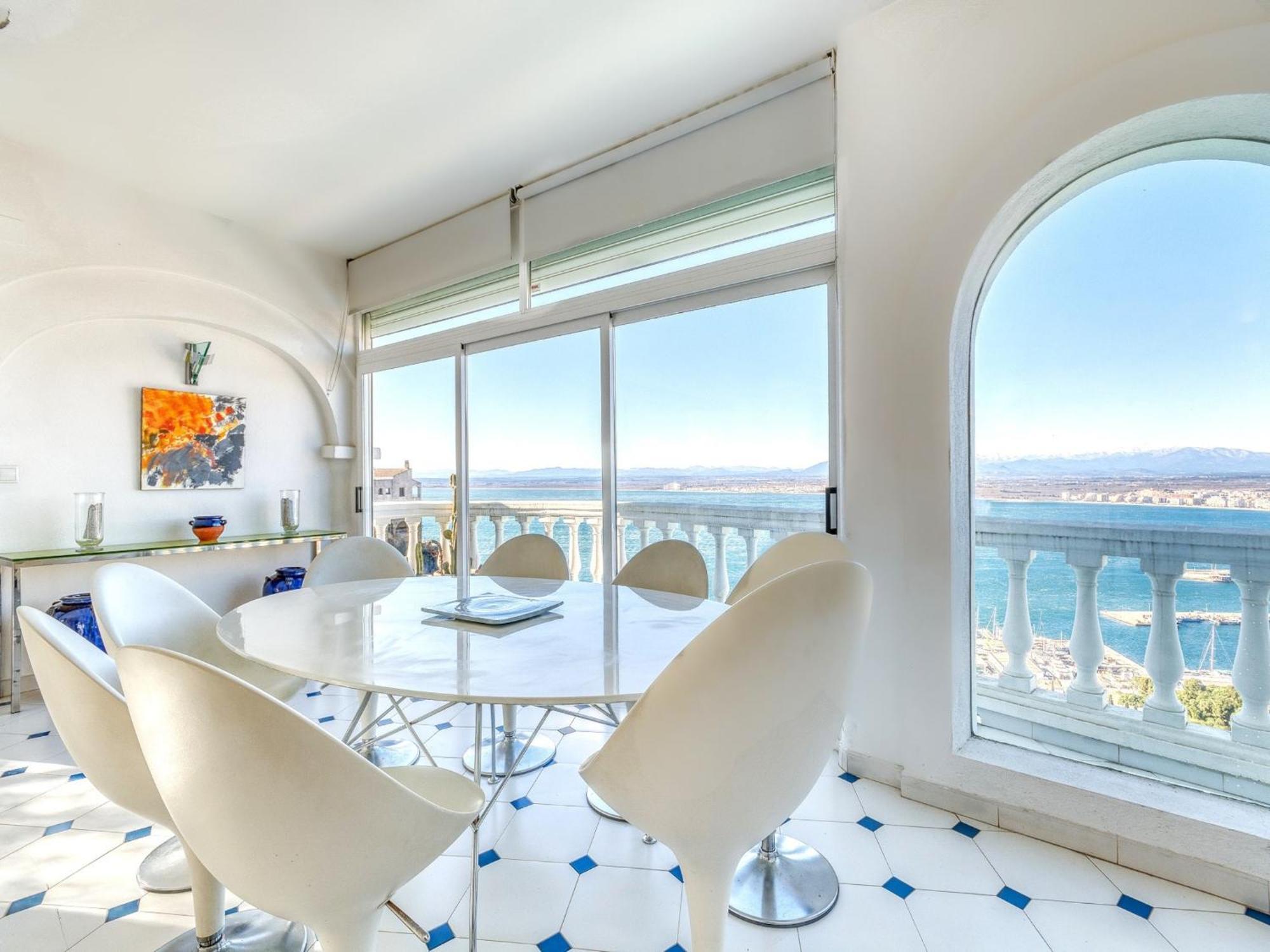Apartment In Near Sea Roses